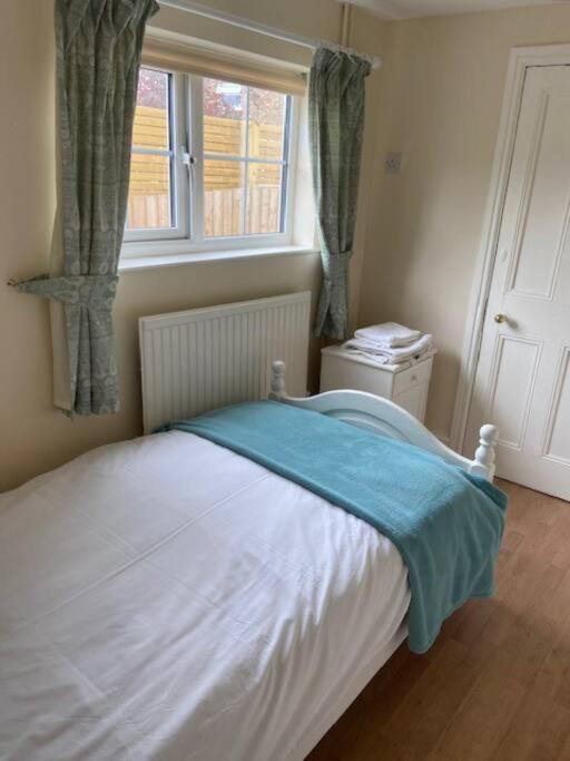 Field Cottage Whittlesey Экстерьер фото