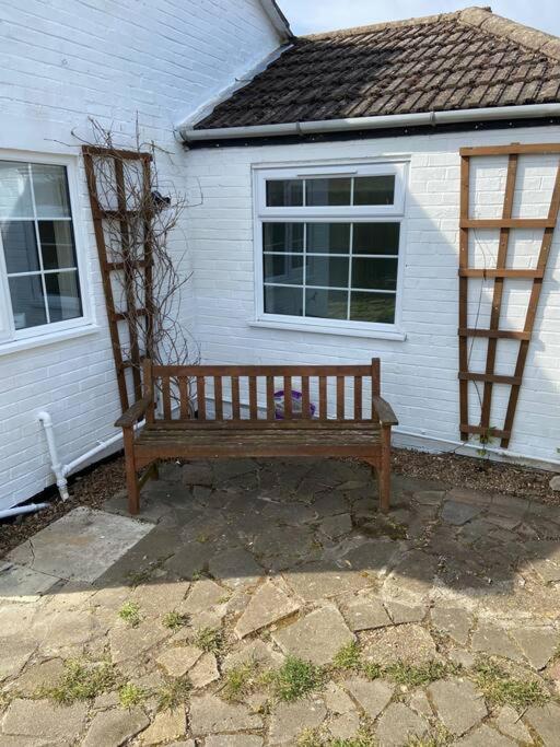 Field Cottage Whittlesey Экстерьер фото