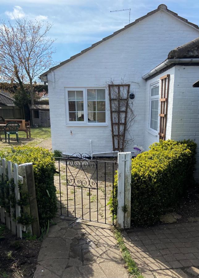 Field Cottage Whittlesey Экстерьер фото